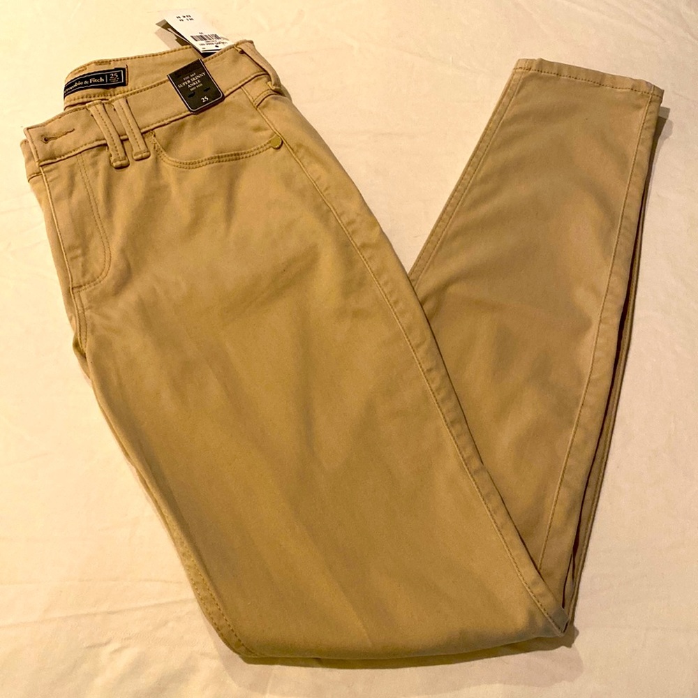 Super cute Abercrombie & Fitch super skinny stretch khaki jeans, 25